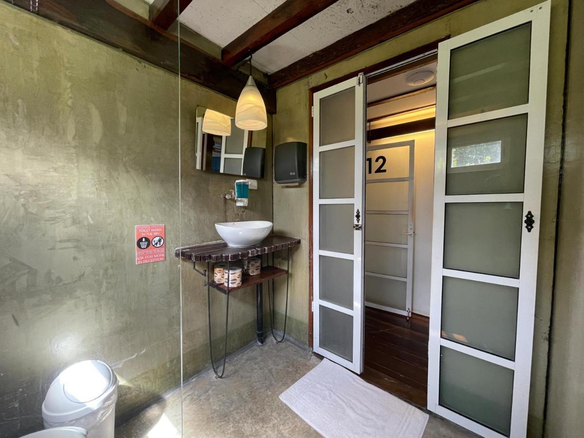 The Yak Lake House - Hostal Bacalar Ngoại thất bức ảnh