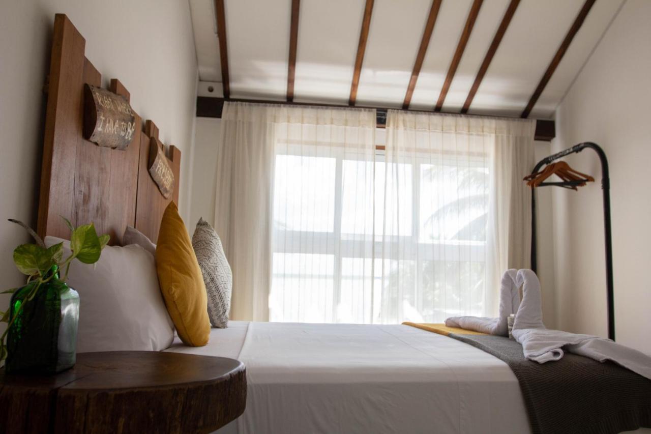 The Yak Lake House - Hostal Bacalar Ngoại thất bức ảnh