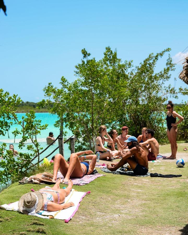 The Yak Lake House - Hostal Bacalar Ngoại thất bức ảnh